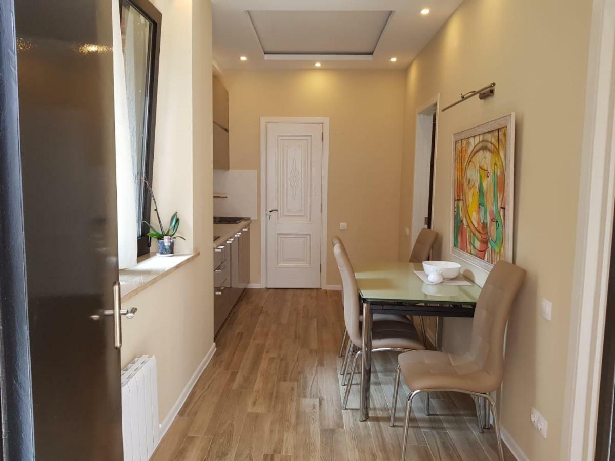 Apart Hotel Avlabari Yard Tbilisi Eksteriør bilde